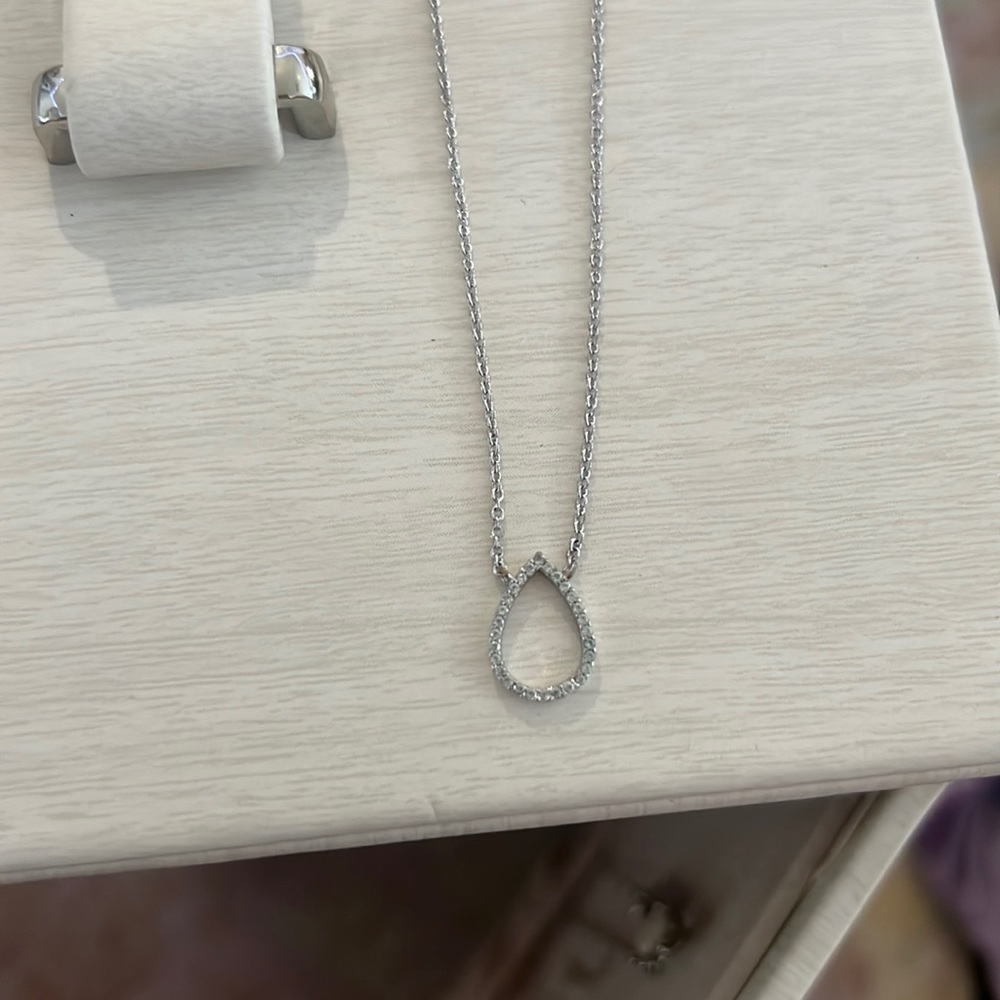 Silver Teardrop Necklace